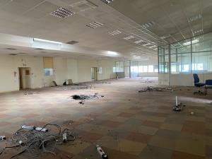 A LOUER - 1 300 m² - Z.I. BREZET - CLERMONT FERRAND